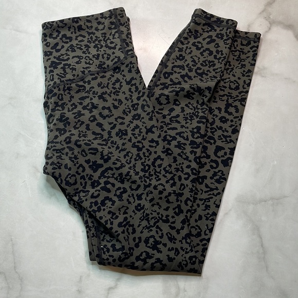 Athleta Leopard Elation Ultra High Rise Tight Powervita Spring Night - Picture 5 of 6